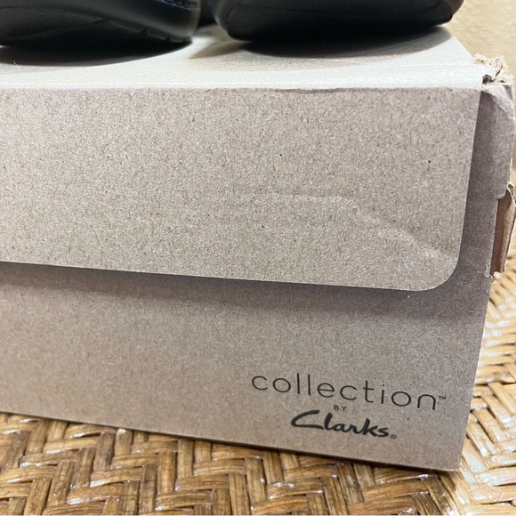 Clarks Cora Rae Traction Black Stretch Panel Stitched Soft Leather Ankle Booties - Picture 3 of 12